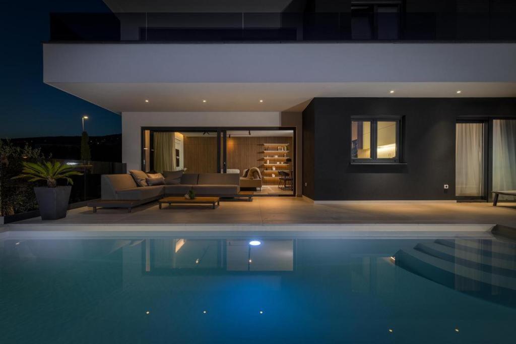 Villa Ameli Apartment With Swimming Pool غييكا المظهر الخارجي الصورة